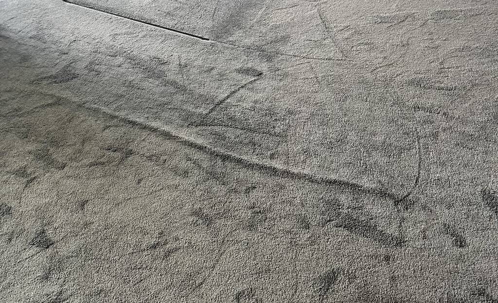 Mooloolaba carpet stretching(before)